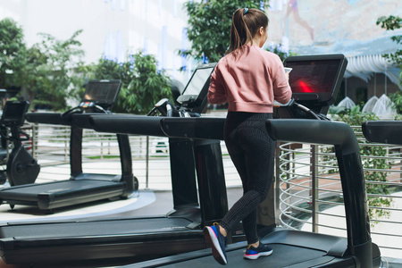 位备受尊敬 位备受尊敬