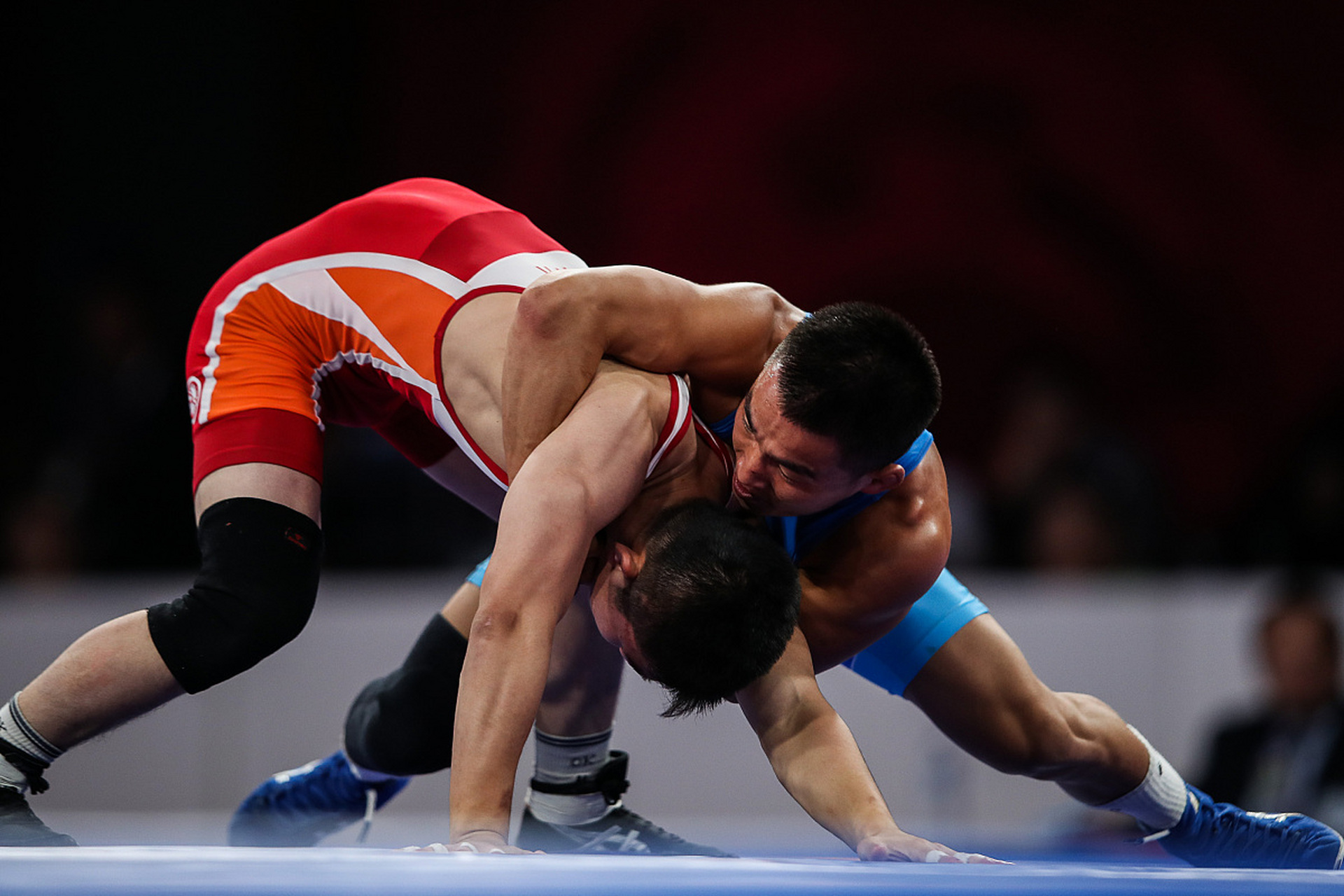 通过更多的 通过更多的